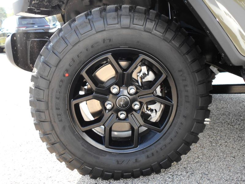 2025 Jeep Gladiator High Tide 4x4Image 10