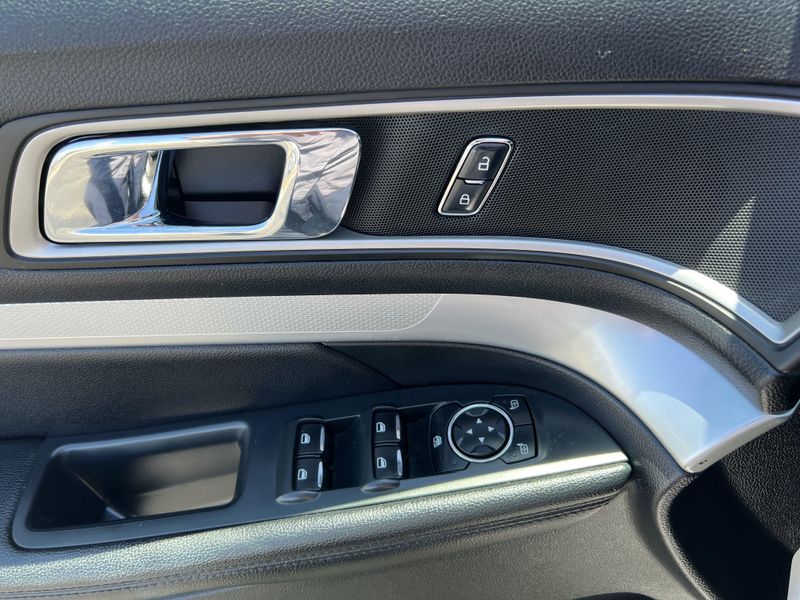 2016 Ford Explorer XLTImage 6