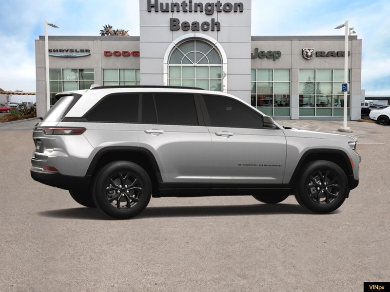 2025 Jeep Grand Cherokee Altitude 4x2Image 15