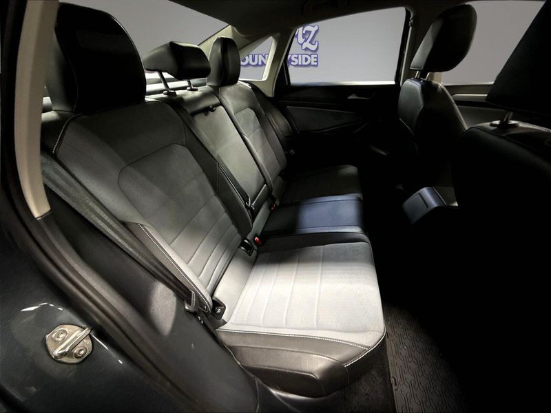 Used 2025 Volkswagen Jetta SE w/SunroofImage 29
