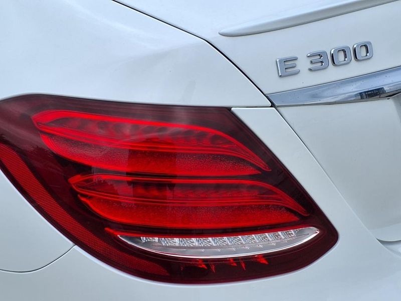 2018 Mercedes-Benz E 300 300Image 14