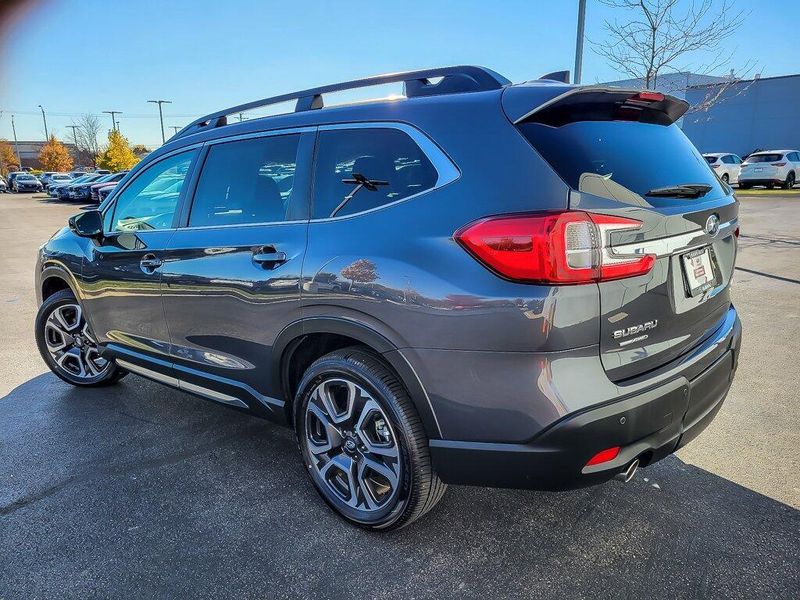 2025 Subaru Ascent Limited photo 3