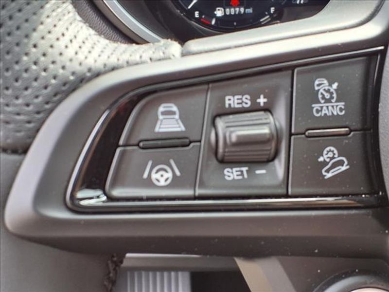 New 2025 Alfa Romeo Stelvio AwdImage 18