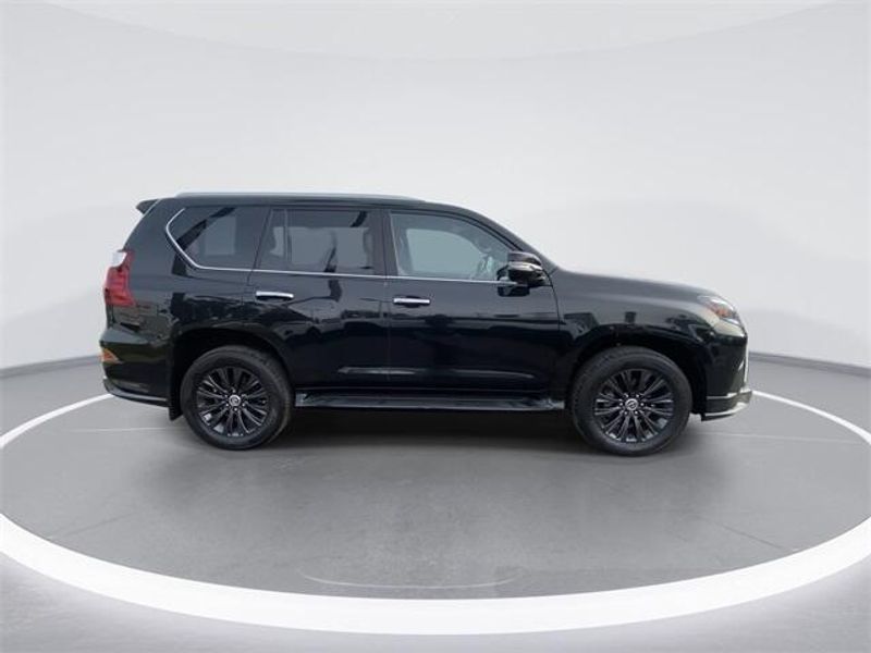 2022 Lexus GX 460 LuxuryImage 9