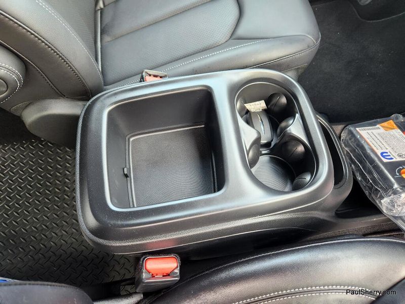 New 2026 Chrysler Pacifica Select