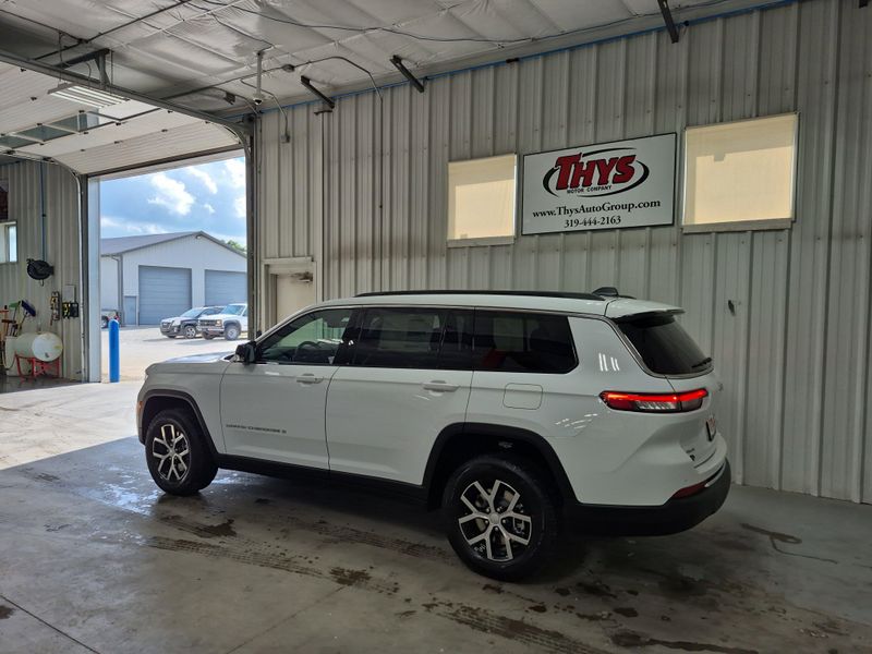 New 2025 Jeep Grand Cherokee L Limited 4x4Image 20
