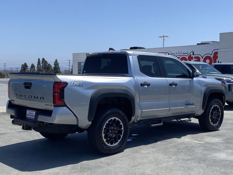 2025 Toyota Tacoma TRD Off Road HybridImage 3