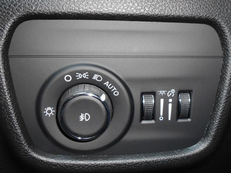 New 2025 Jeep Grand Cherokee Limited 4x4Image 15