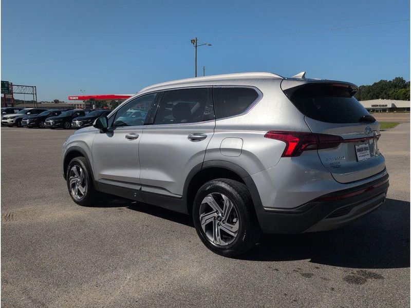2023 Hyundai Santa Fe SELImage 3