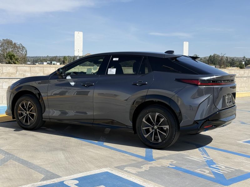 New 2026 Lexus RZ 350eImage 9