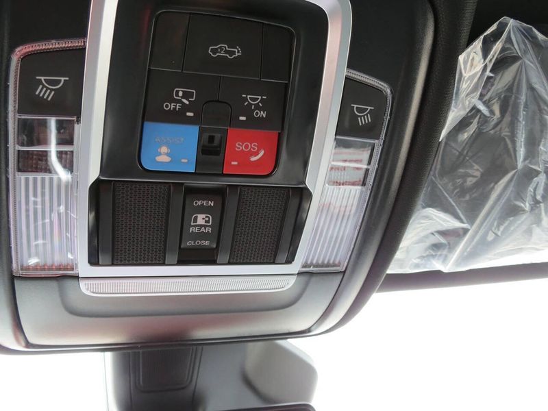New 2027 RAM 1500 Big Horn Crew Cab 4x4 5