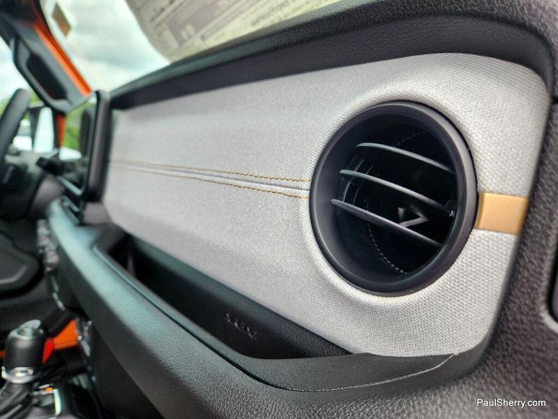 New 2025 Jeep Wrangler 4-door WillysImage 31