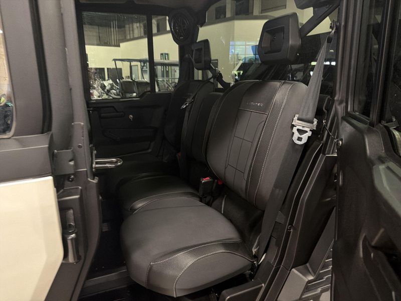 New 2026 Can-Am DEFENDER MAX LIMITED CAB HD11 Image 28