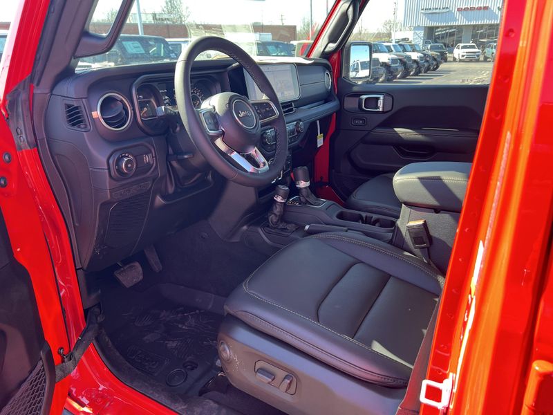 New 2026 Jeep Wrangler 4-door SaharaImage 14