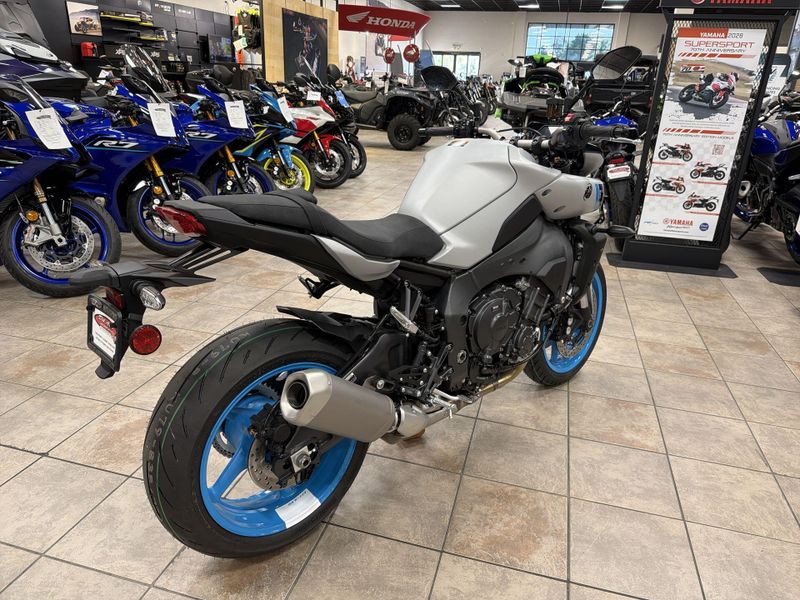 New 2026 Yamaha MT-10 Image 18