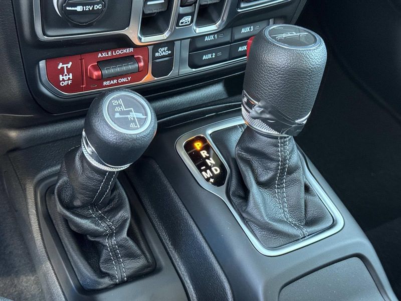 New 2026 Jeep Gladiator Mojave 4x4