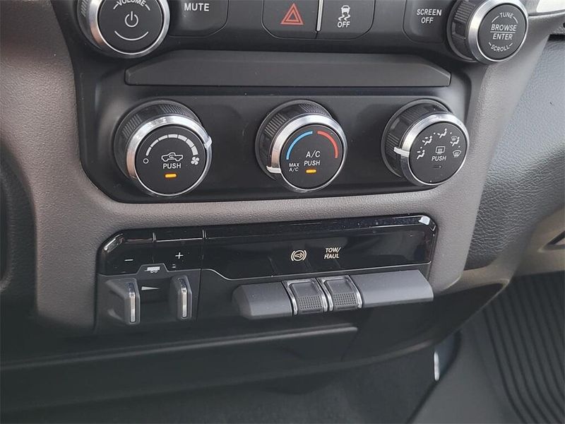 2024 RAM 2500 Big HornImage 22