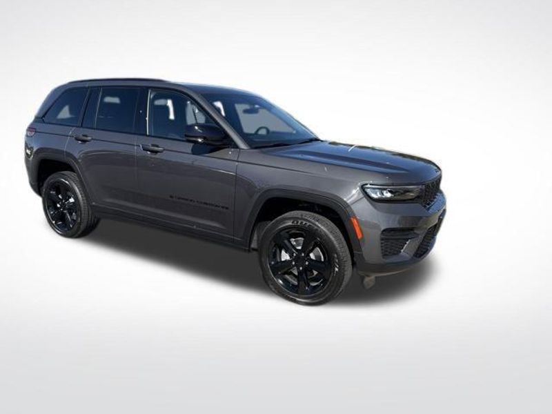 2025 Jeep Grand Cherokee Altitude X 4x4