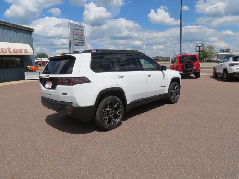 New 2026 Jeep Cherokee Overland 4x4Image 4