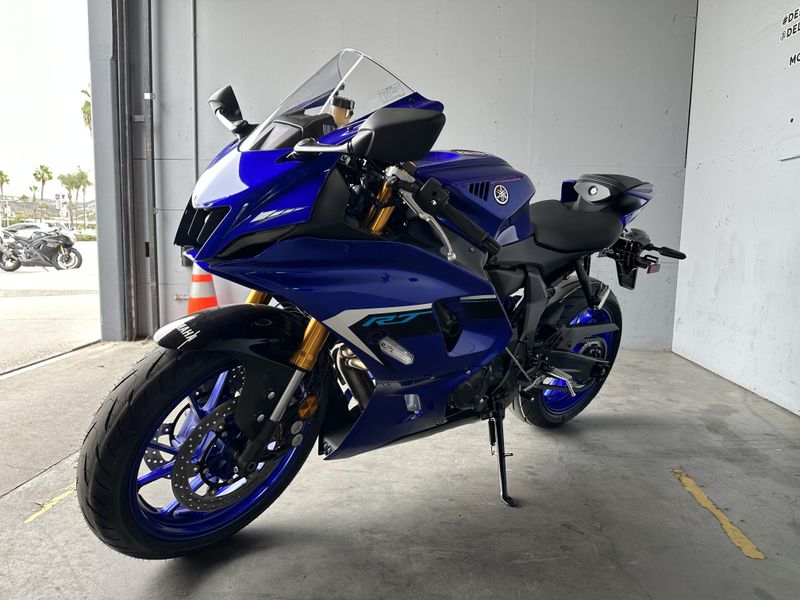 New 2025 Yamaha YZF-R7 Image 10