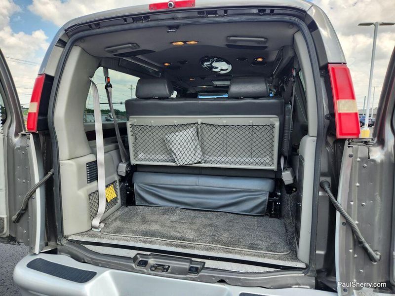 2011 Chevrolet Express 1500 Image 21