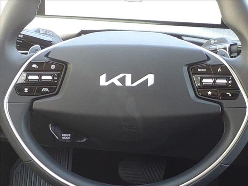 2024 Kia EV6 LightImage 9