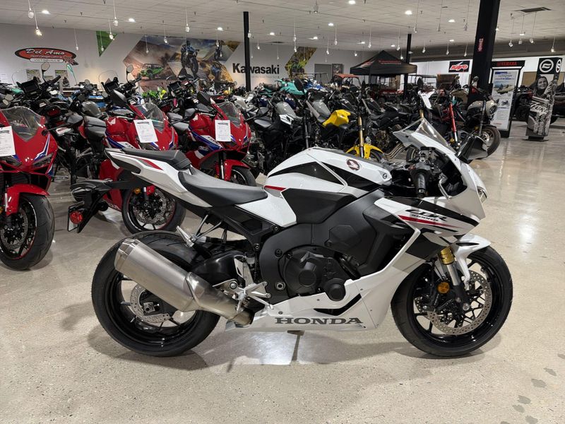 New 2026 Honda CBR1000RR Image 18