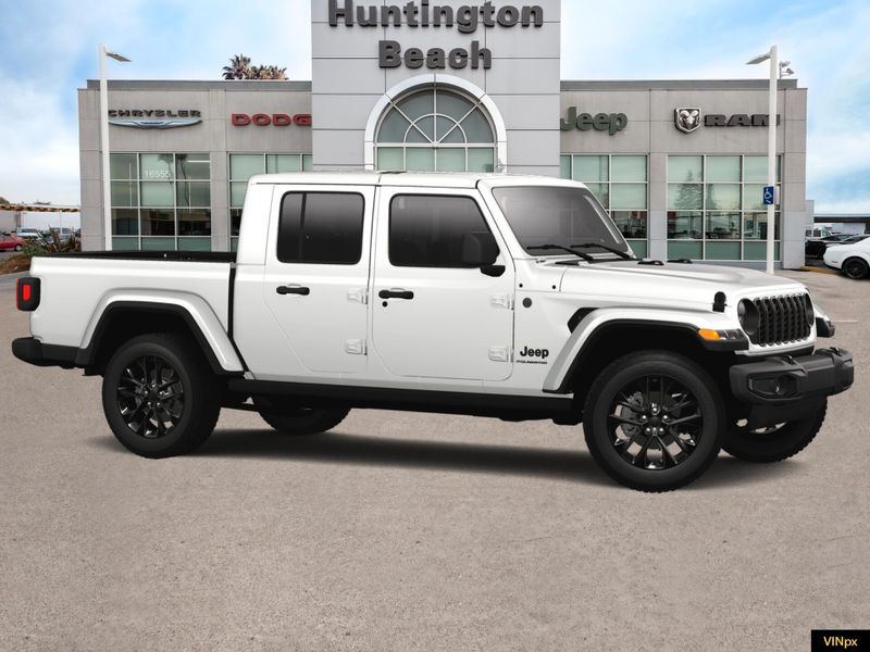 2025 Jeep Gladiator Nighthawk 4x4Image 10