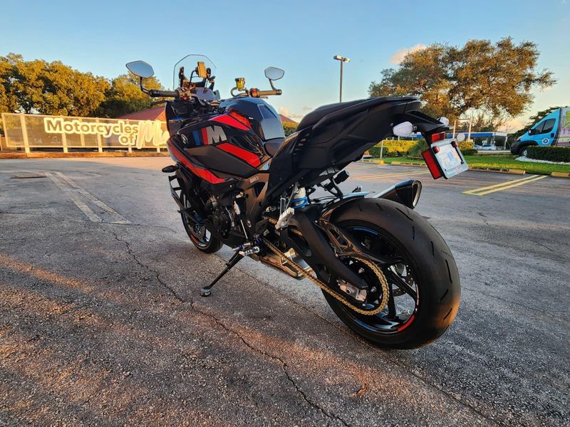 2026 BMW M 1000 XRImage 7