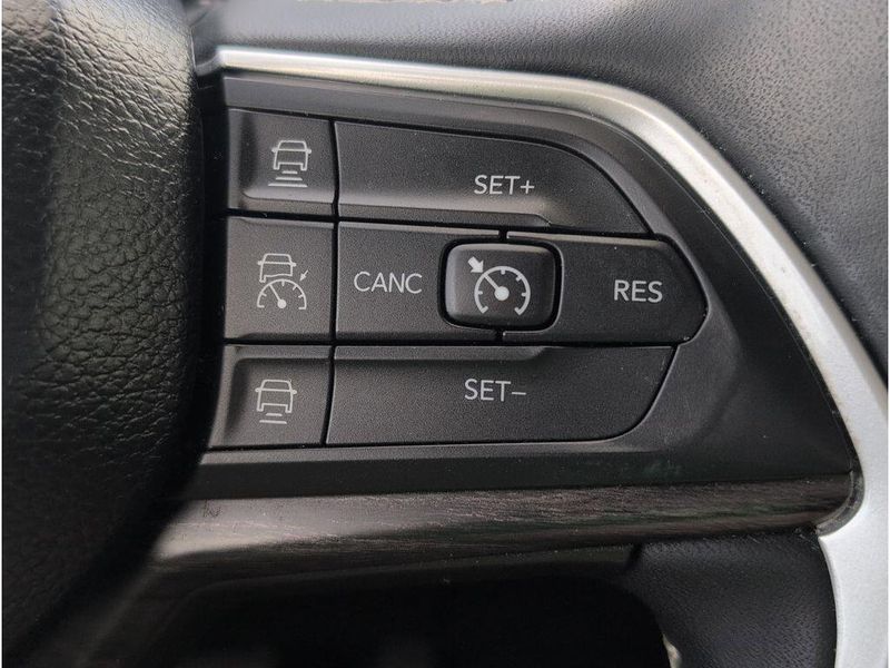 Used 2023 Jeep Grand Cherokee LimitedImage 20