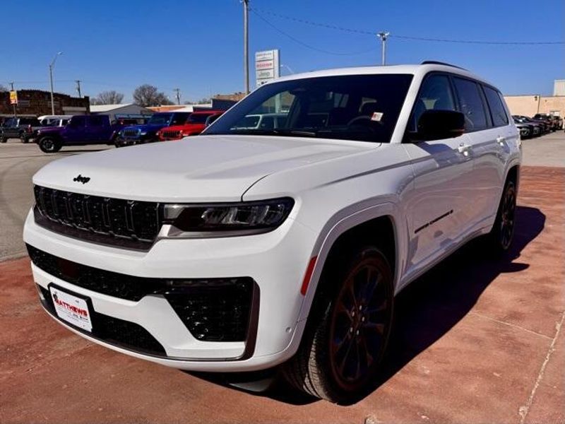 New 2026 Jeep Grand Cherokee L Limited Reserve 4x4Image 1