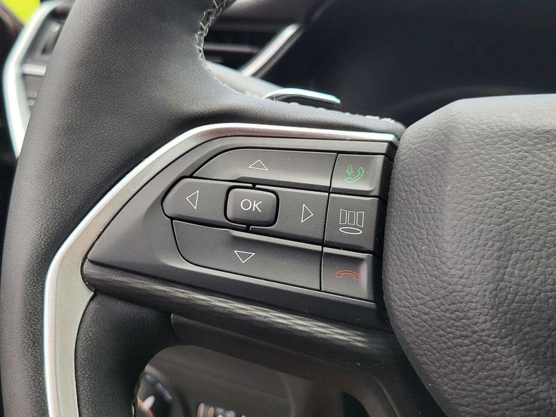 2025 Jeep Grand Cherokee LaredoImage 14