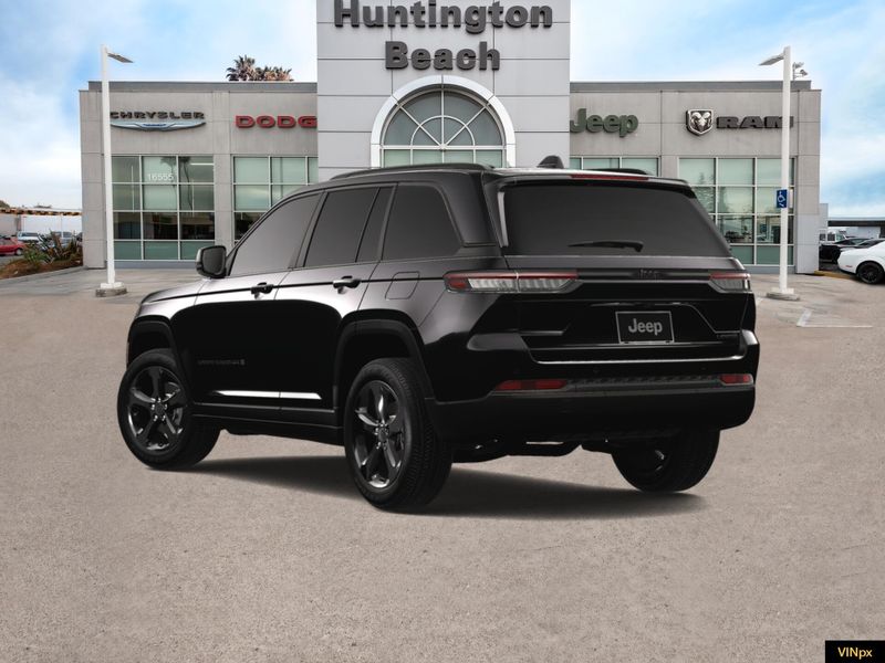 2025 Jeep Grand Cherokee Limited 4x2Image 5