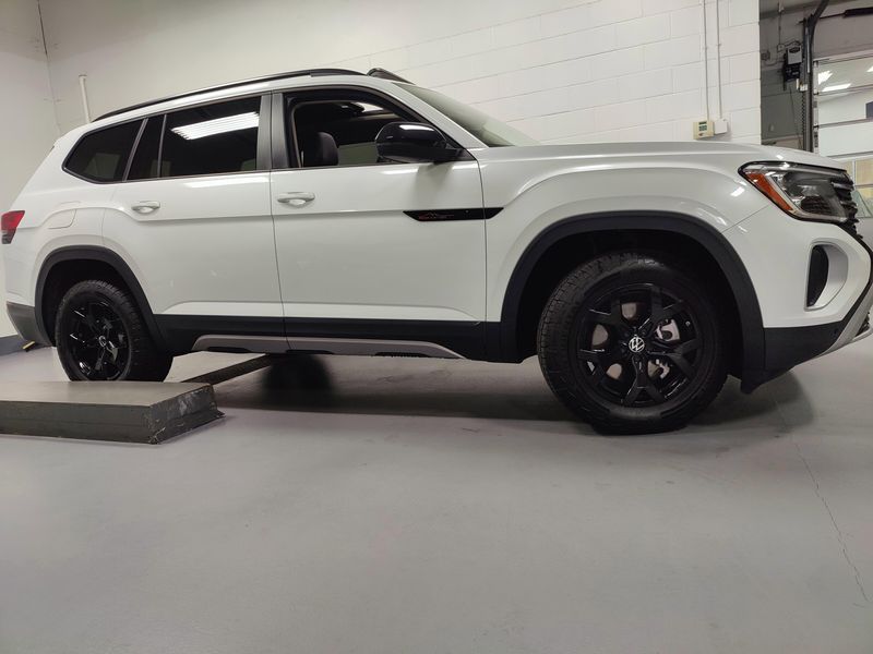 Used 2024 Volkswagen Atlas Peak Edition AWD SEL w/Sunroof/NavImage 3