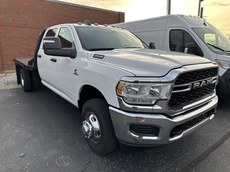 2024 RAM 3500 Tradesman Crew Cab Chassis 4x4 60