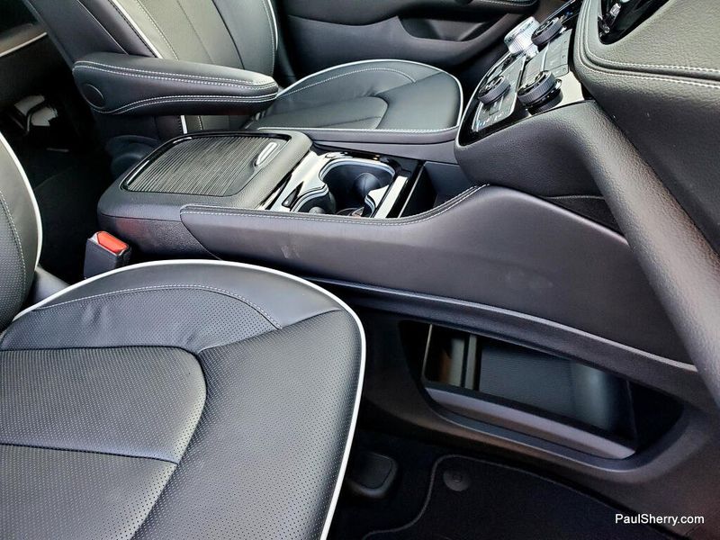 New 2026 Chrysler Pacifica Limited