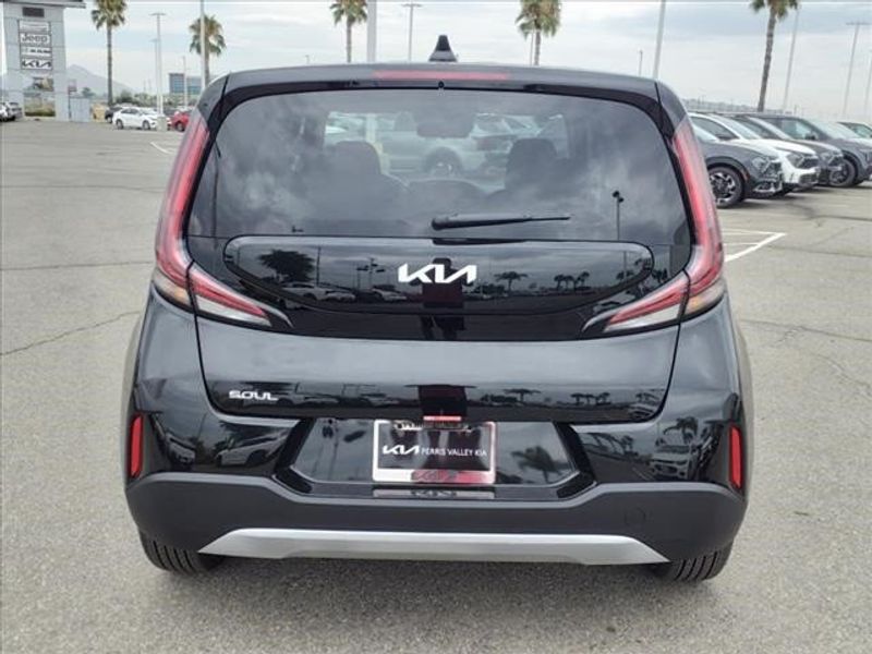 2025 Kia Soul LXImage 5