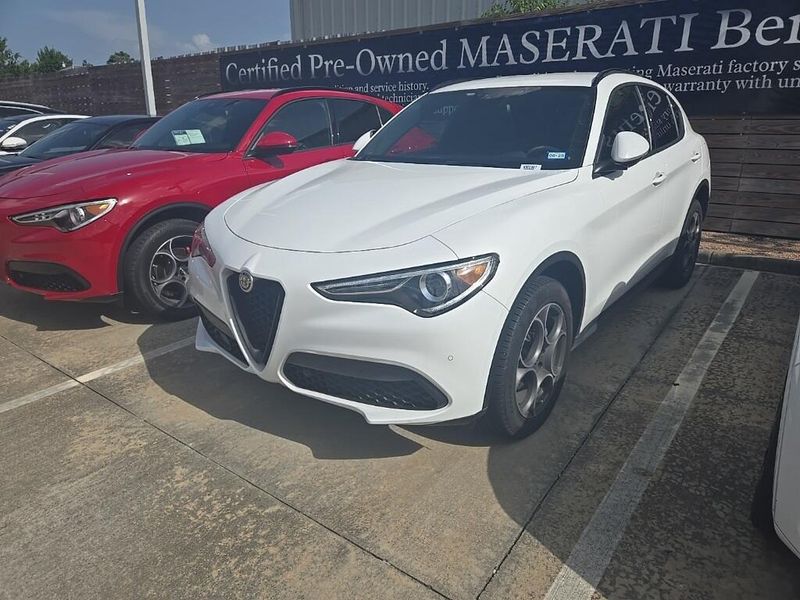 2022 Alfa Romeo Stelvio SprintImage 1