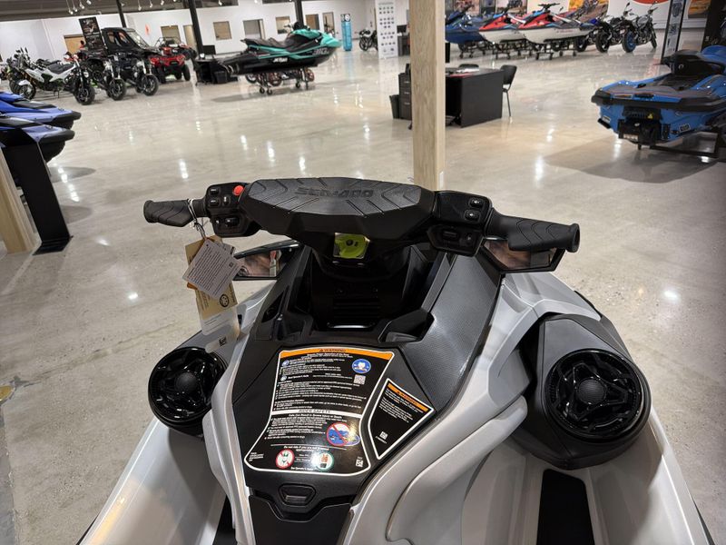 New 2026 Sea-Doo GTX LIMITED 325 (SOUND SYSTEM) Image 23