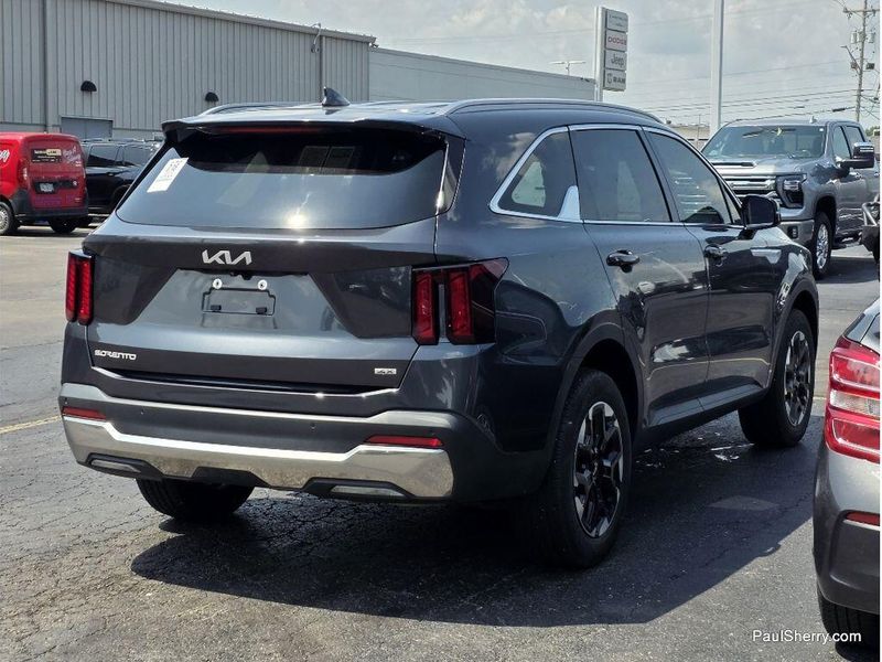 Used 2024 Kia Sorento S