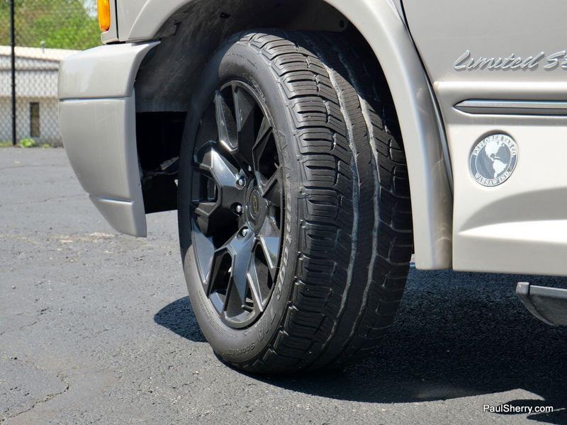 2023 Chevrolet Express Cargo Image 14