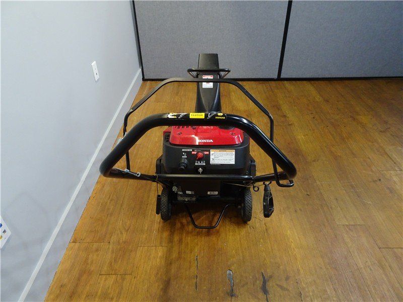 2015 Honda HS720AMA Image 3