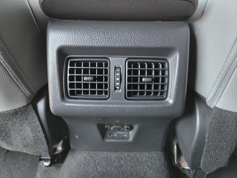 Used 2025 Toyota Camry SE (Natl)