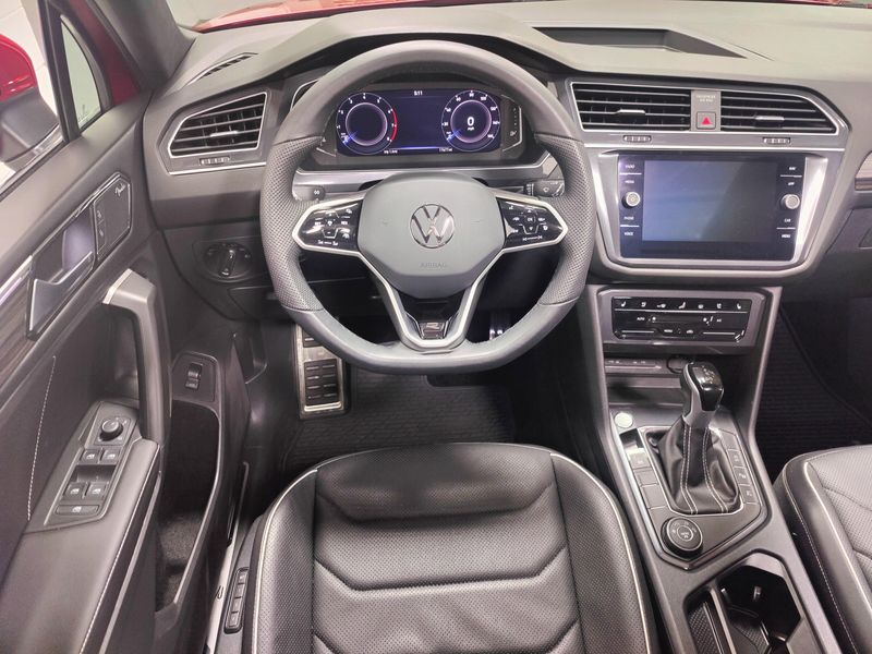 Used 2024 Volkswagen Tiguan AWD SEL R-Line w/Sunroof/NavImage 23