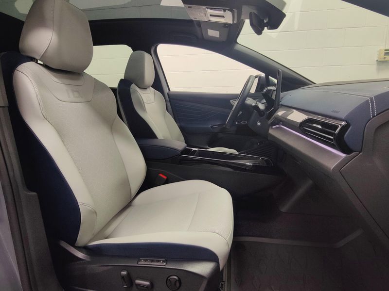 Used 2024 Volkswagen ID.4 S w/Glass RoofImage 5