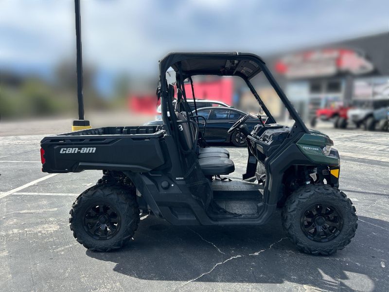 Used 2023 Can-Am DEFENDER DPS HD7 Image 12