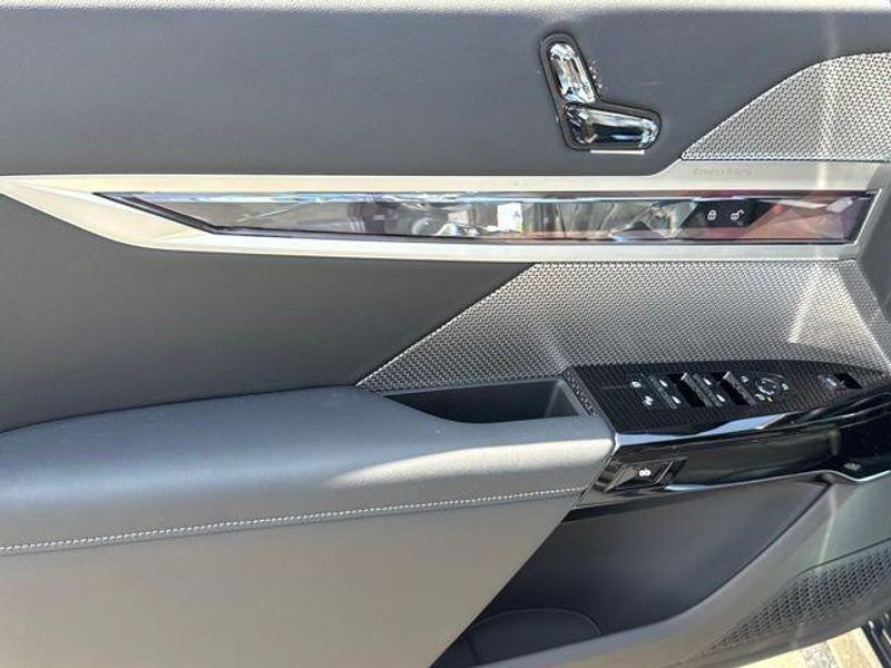 New 2026 BMW 7 Series 750e xDriveImage 15