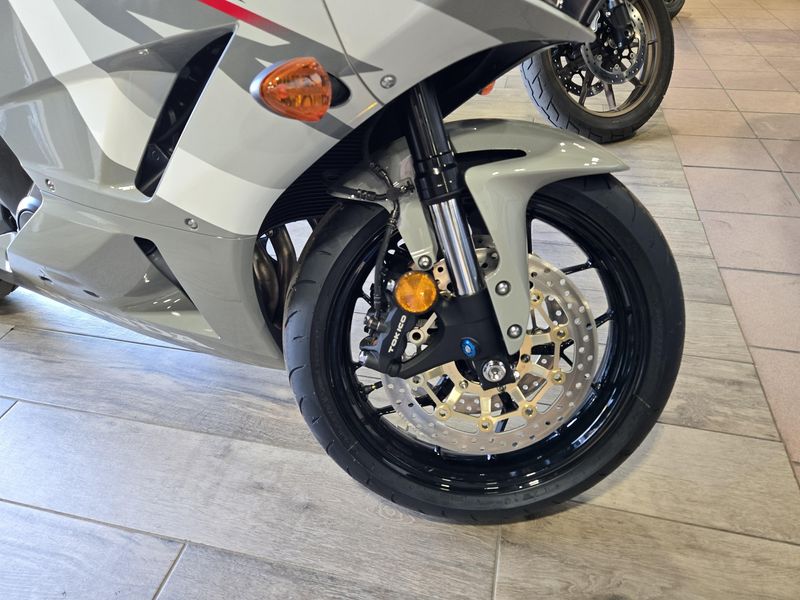 NEW 2026 HONDA CBR600RR Image 19