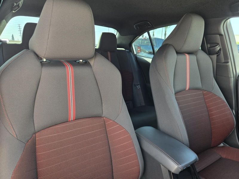 Used 2025 Toyota Corolla SE CVT (Natl)