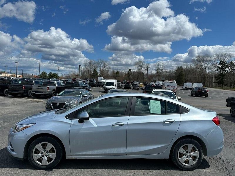 2018 Chevrolet Cruze LSImage 6